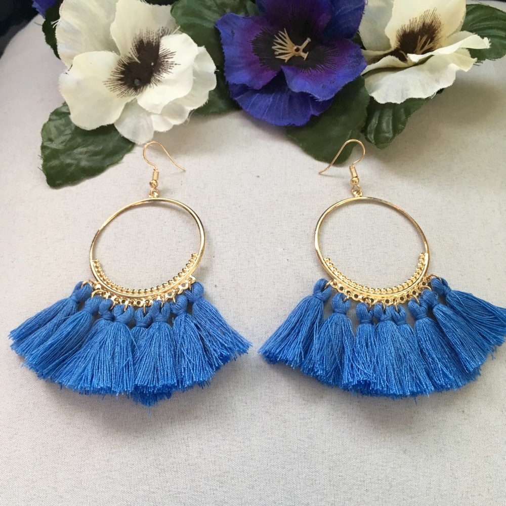 🌼 5 for $25🌼
. 🎉HP🎉Hoop Tassel Earring - Picture 2 of 7